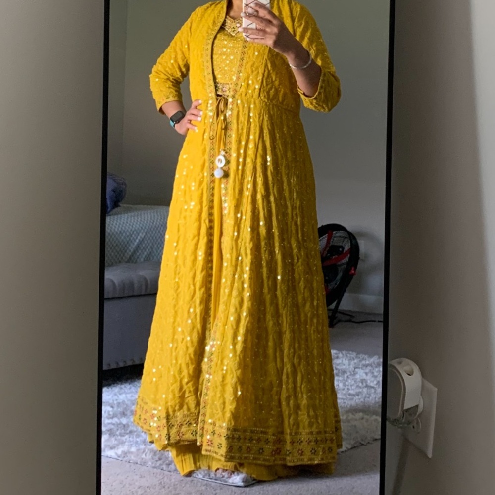 Beautiful yellow 3 piece set